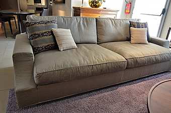 Couch Astor