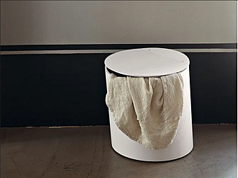 Mehrschichtiger Wäschebehälter aus Holz AGAPE Fabrik Agape aus Italien