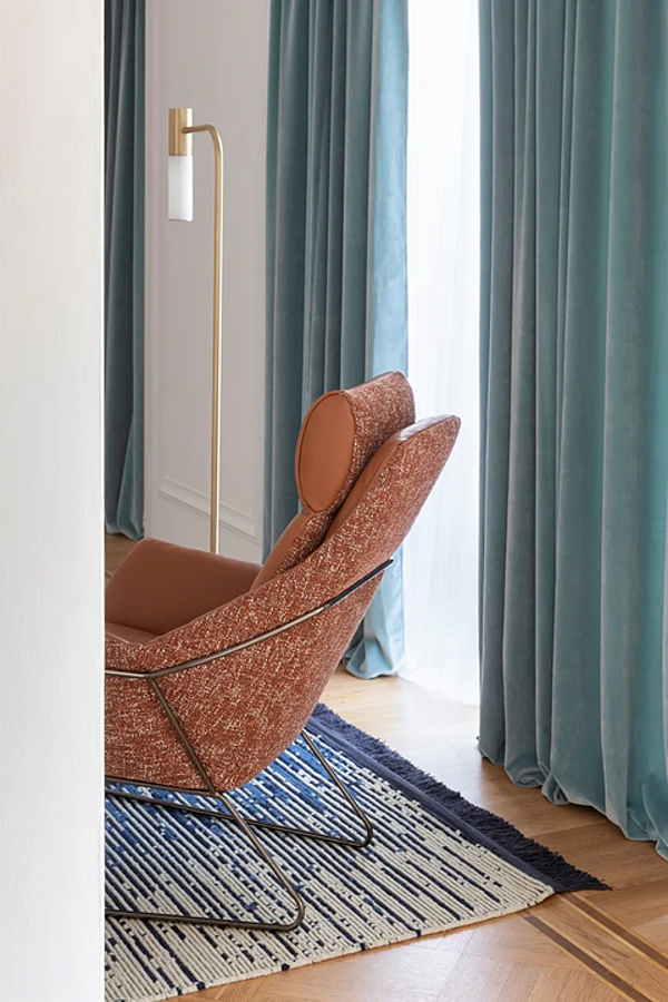 Hochlehner Sessel mit Stoffbezug Saba New York Fabrik SABA aus Italien. Foto №4