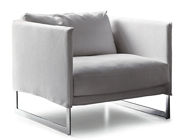 Sled Base Stoffarmstuhl mit Armlehnen Livingston Saba Fabrik SABA aus Italien. Foto №1