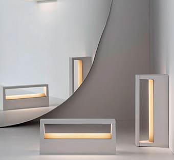 Stehlampe DELTALIGHT Backspace II