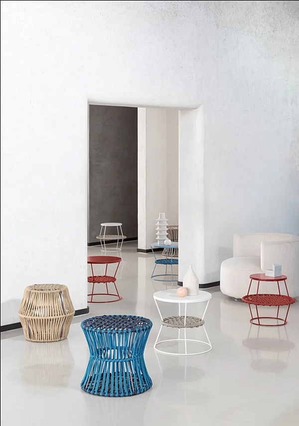 Runder Kaffeetisch aus Eisen mit integriertem Zeitschriftenregal Saba Ziggy Fabrik SABA aus Italien. Foto №5